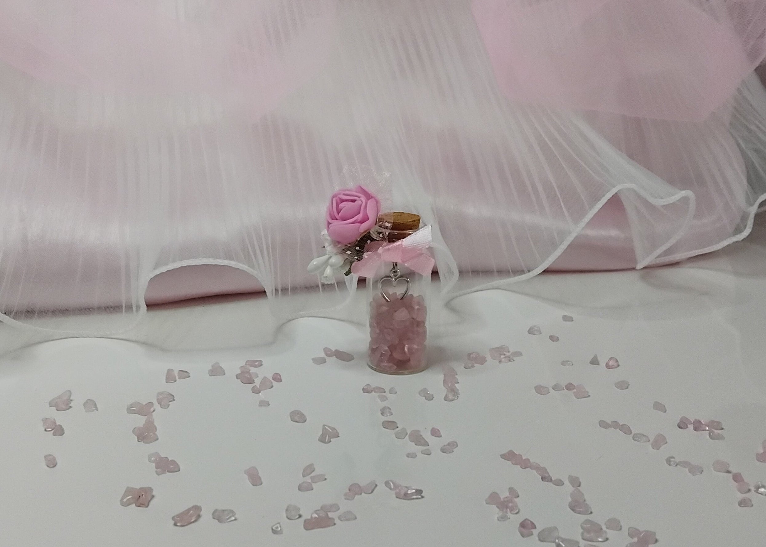 Fiole aux Quartz rose avec son bouquet