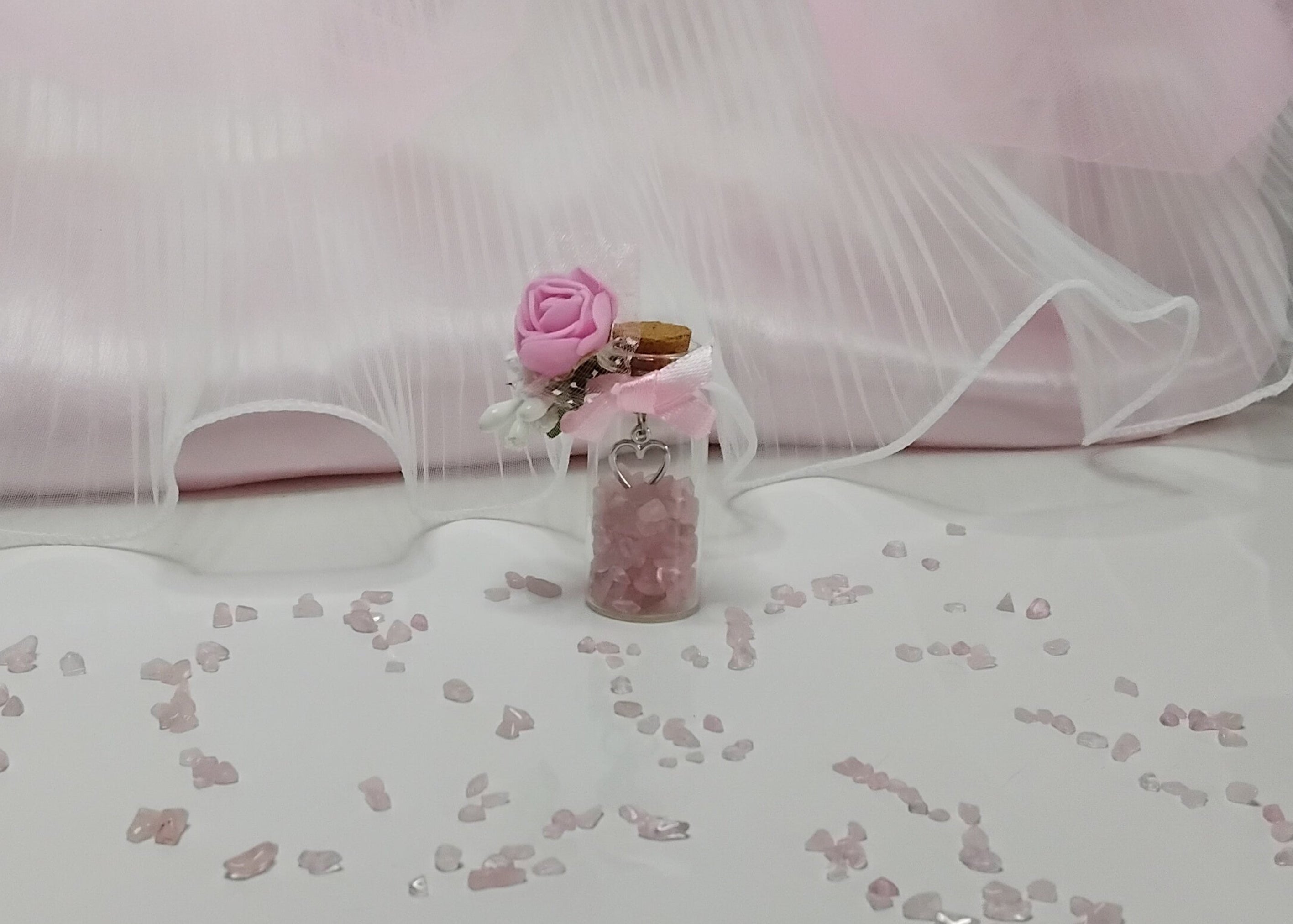 Fiole aux Quartz rose avec son bouquet