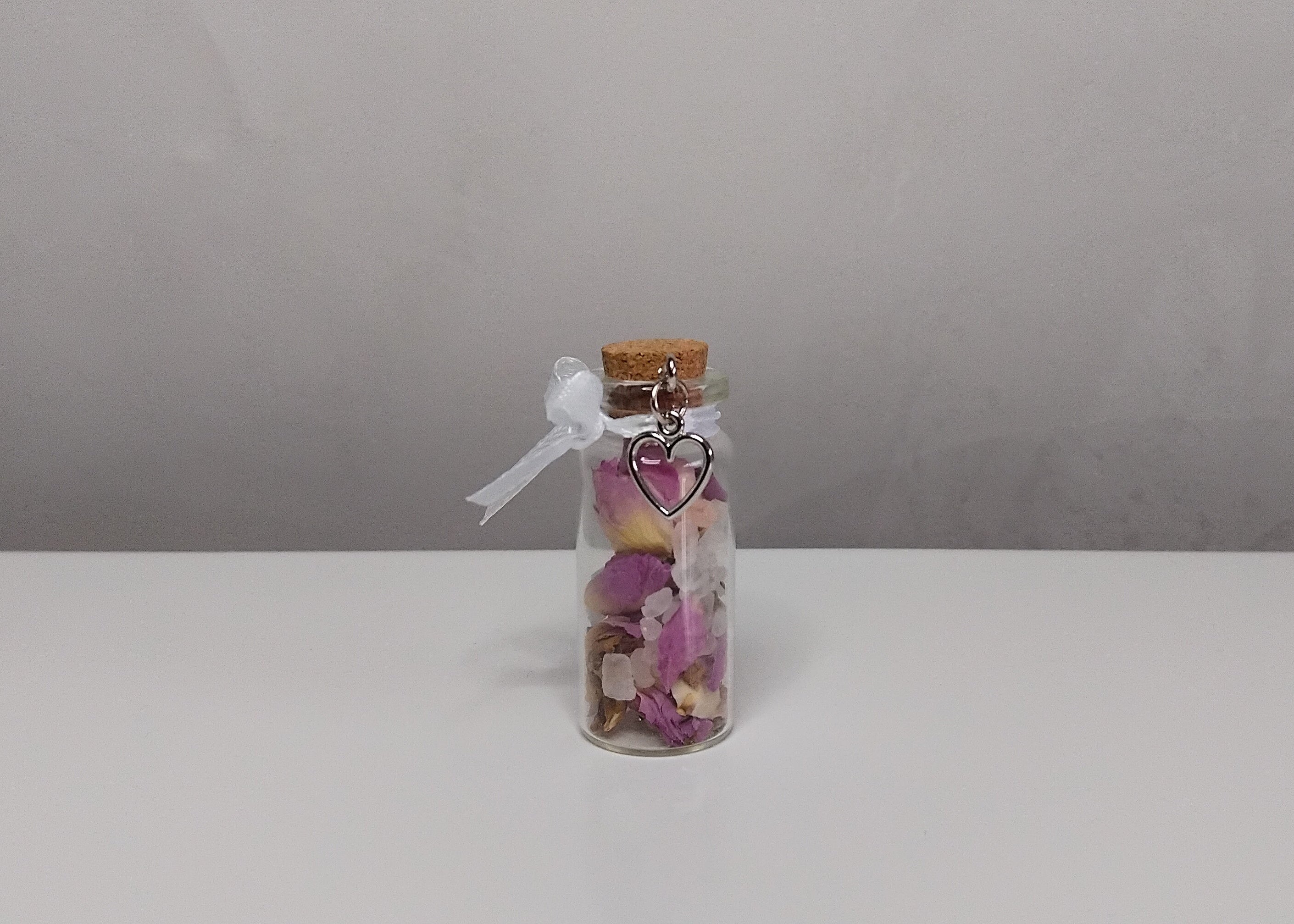 La fiole de la rosée