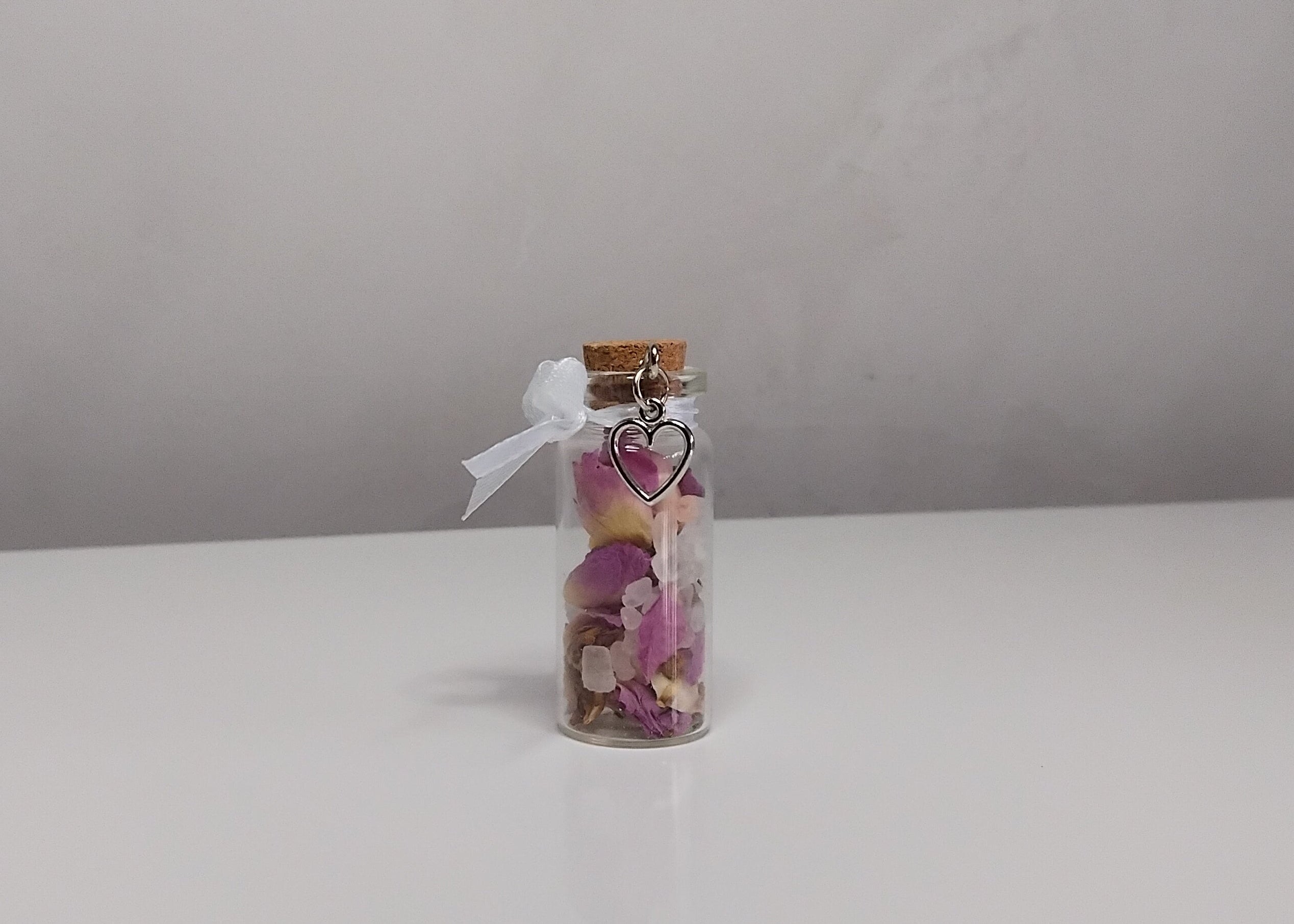 La fiole de la rosée